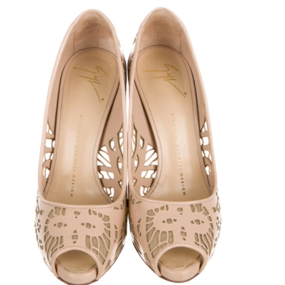 GIUSEPPE ZANOTTI Leather Laser Cut Pumps